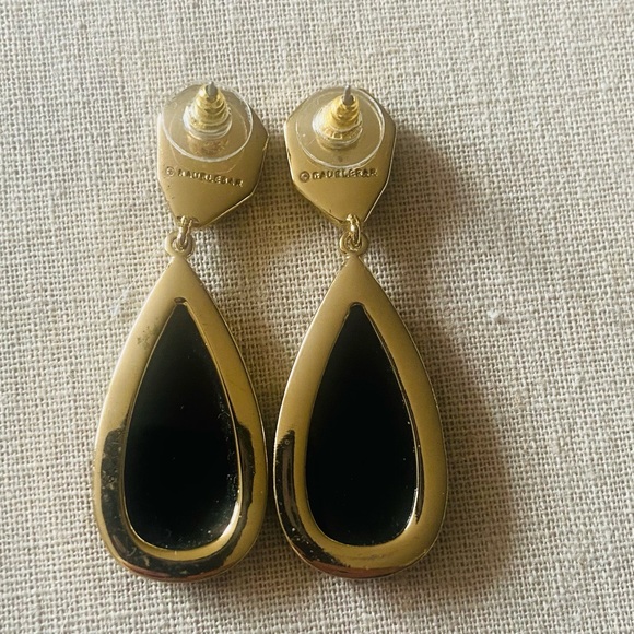 Baublebar Moonlight Druzy Drop Earring
Black stones,gold, clear stones framing - Picture 4 of 5